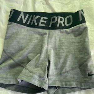 nike pro grey 3inch medium